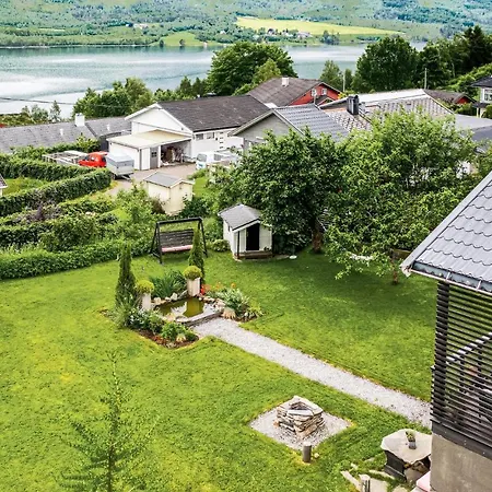 Gorgeous In With Wifi *